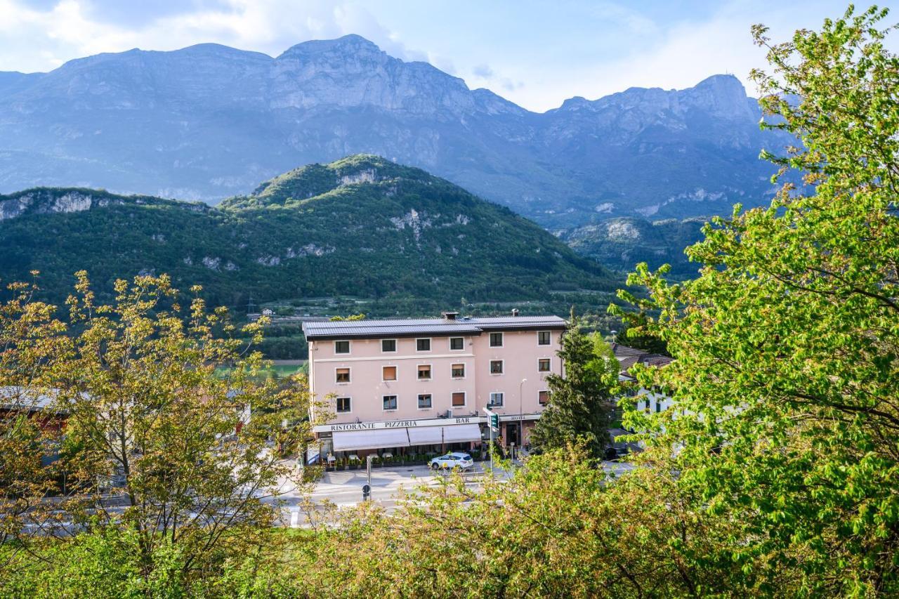 Almamed Hotel San Leonardo Vigolo Baselga Buitenkant foto