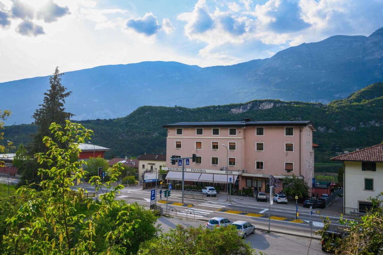 Almamed Hotel San Leonardo Vigolo Baselga Buitenkant foto